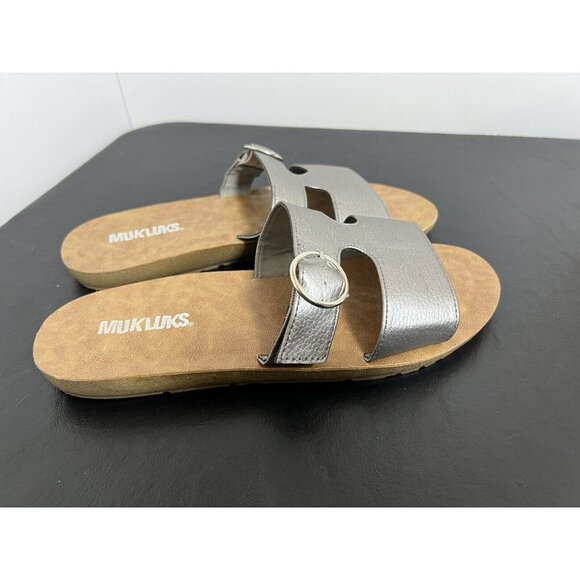 Muk Luks Sandal Slide WOMEN Size 9 Faux Leather in Pewter Silver - Picture 3 of 8